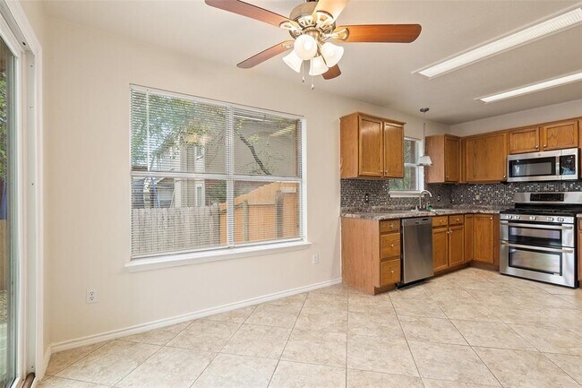 Building Photo - 3945 Eagles Nest St