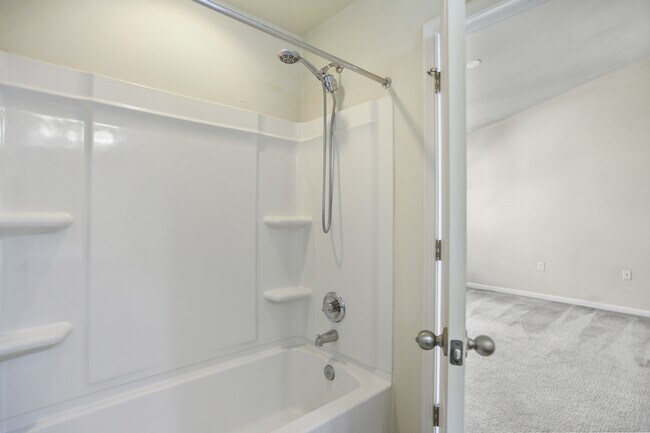 Building Photo - 18 Chillingham Ct