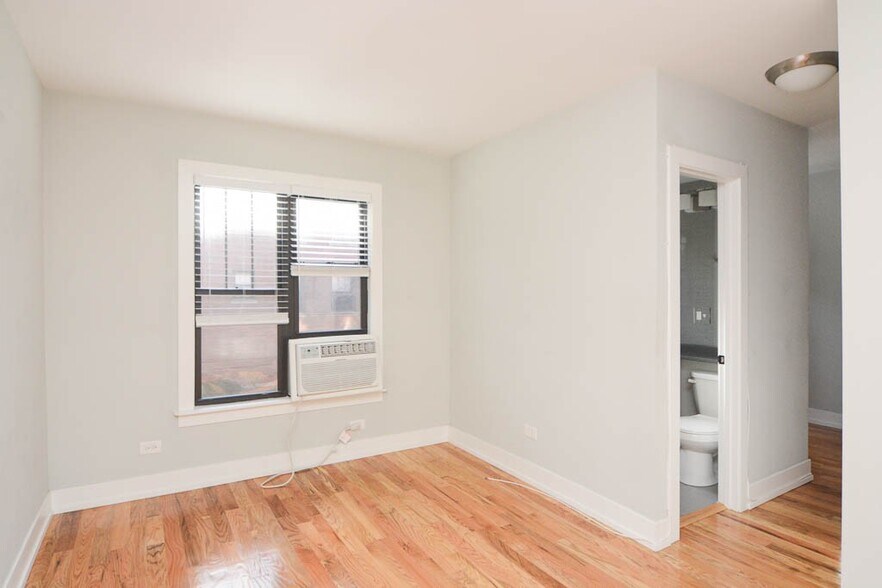 Building Photo - 2850 N Mildred Ave