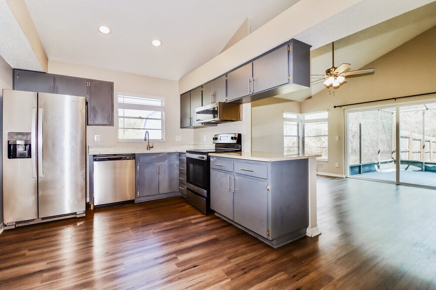 Building Photo - 12832 Dunhill Dr