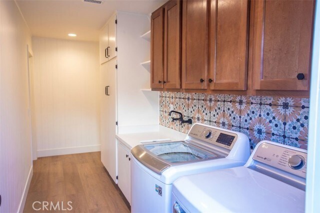 Building Photo - 32052 Via Alicia