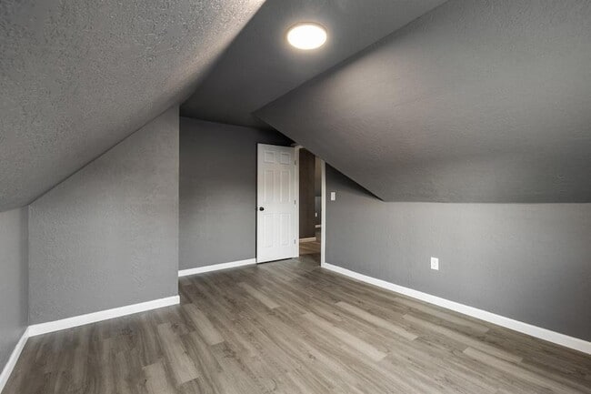 Building Photo - 1320 W Frisco St