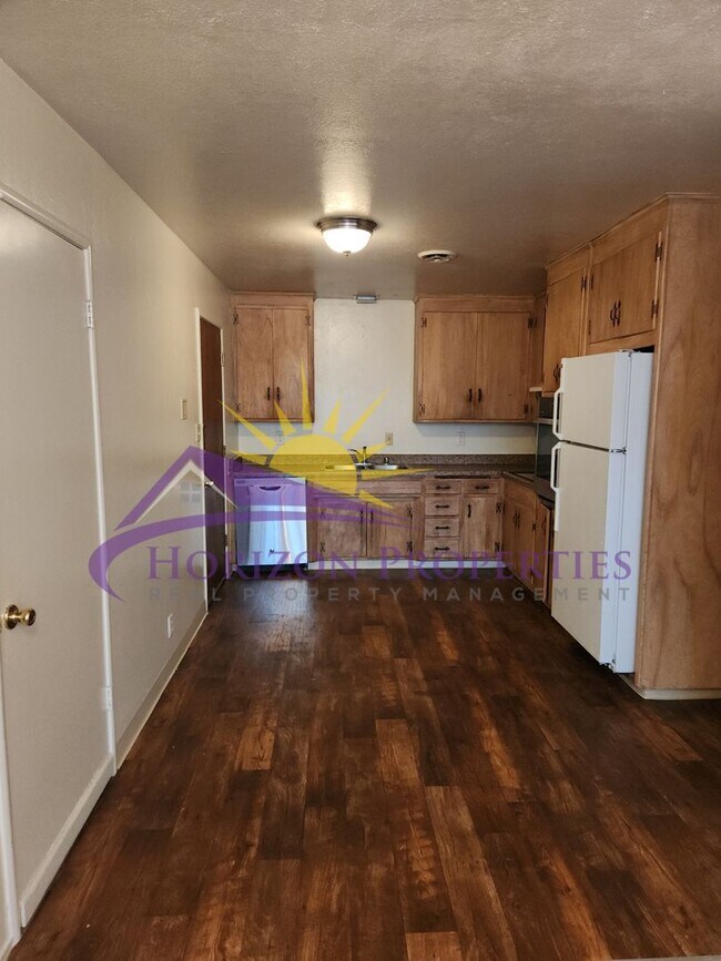Building Photo - 1430-1432 Topaz Way