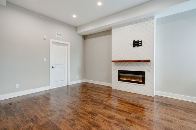 Building Photo - 2638 N 33rd St