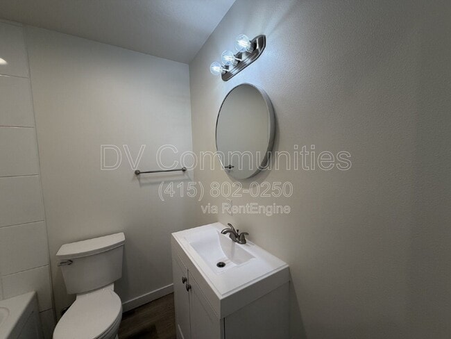 Building Photo - 1246 Hughes St