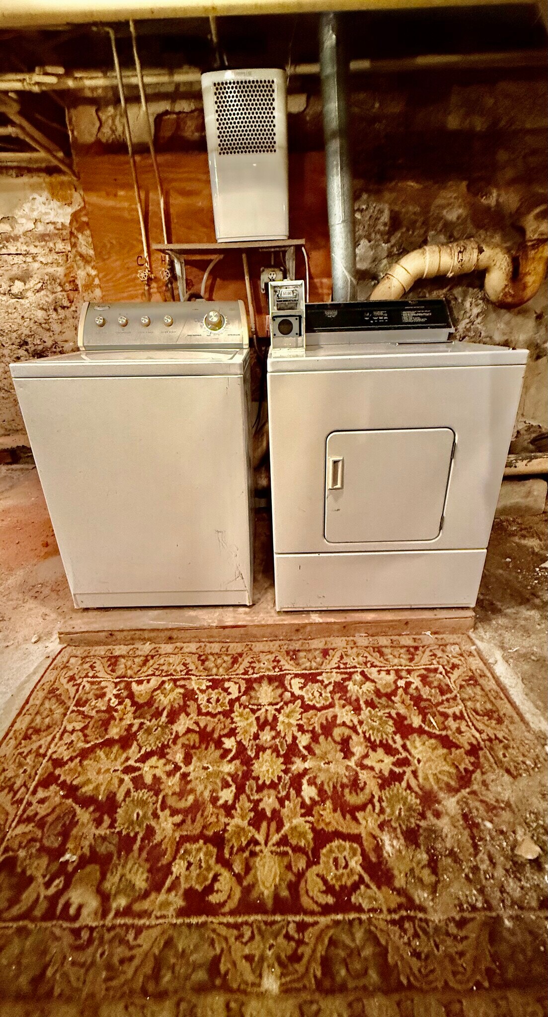 Building Photo - 302 Dickinson St