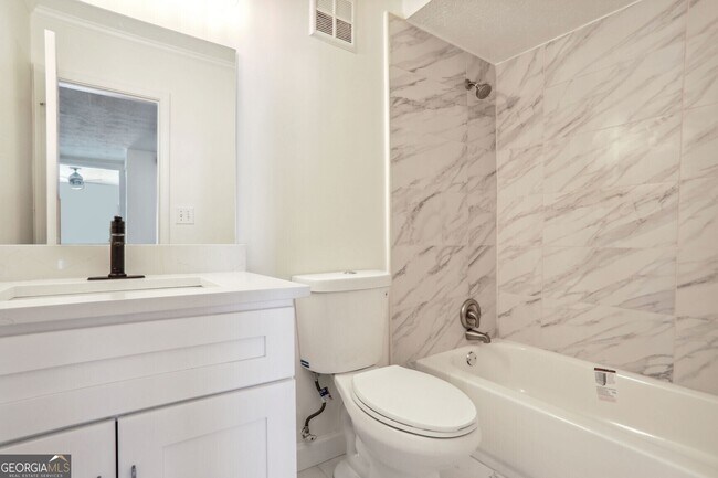 Building Photo - 3707 Essex Ave