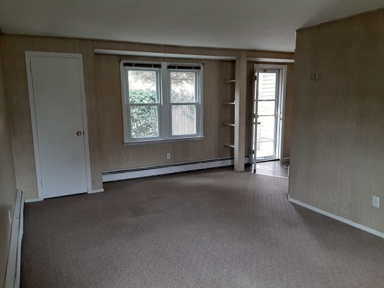 living room - 15 Ingersoll St