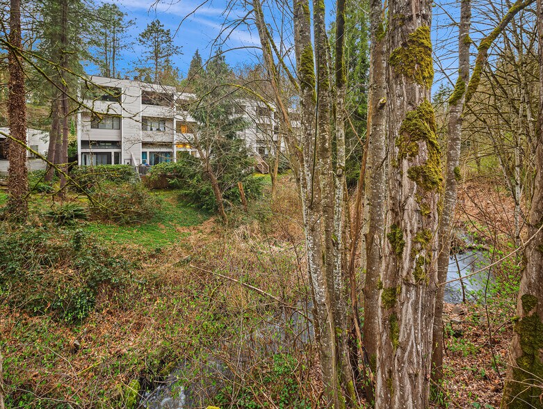 Building surrounding - 19805 15th Ave NE