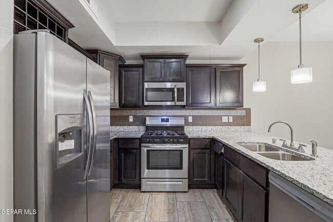 Building Photo - 717 HC Gilbert Minjares Dr