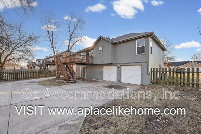 Building Photo - 313 S Darrowby Dr