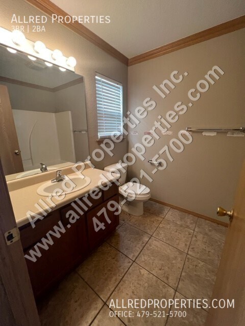 Building Photo - DUPLEX IN SPRINGDALE