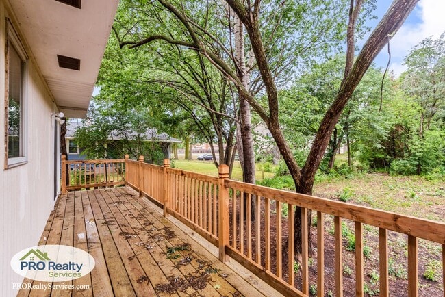 Building Photo - 3 Bedroom Home in Mounds View