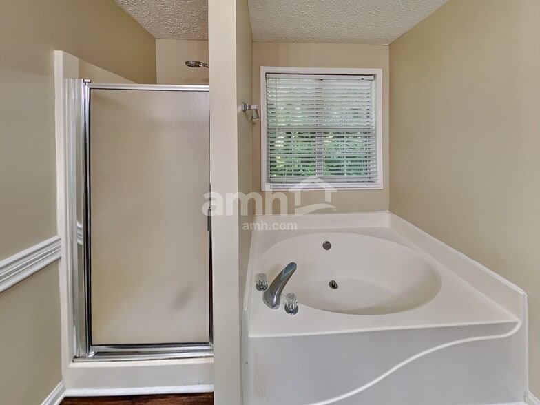 Building Photo - 2380 Sailor Ln