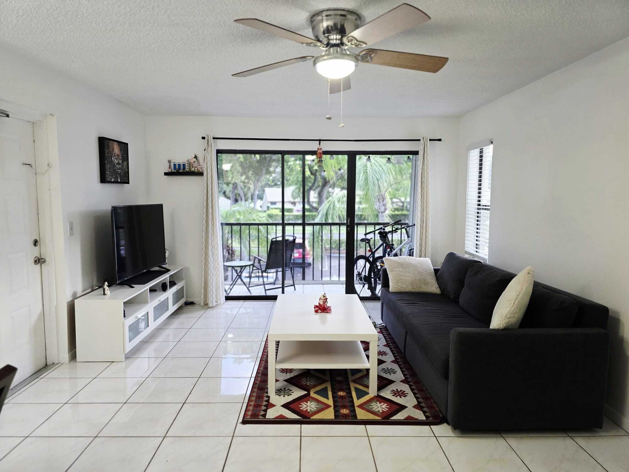 Building Photo - 1102 Green Pine Blvd