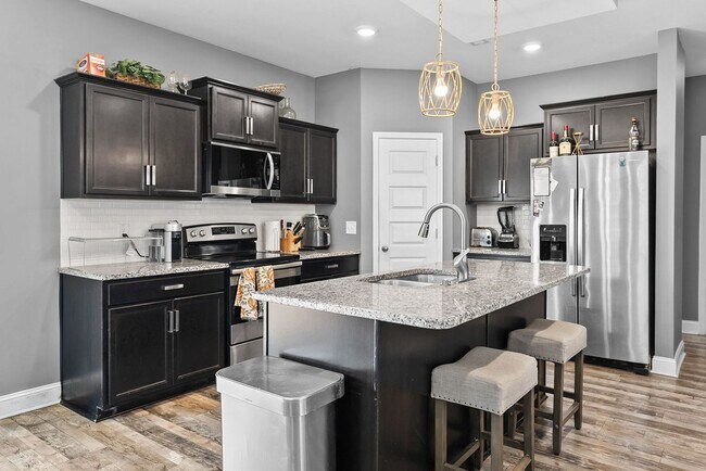 Building Photo - 1116 Eagle's View Dr