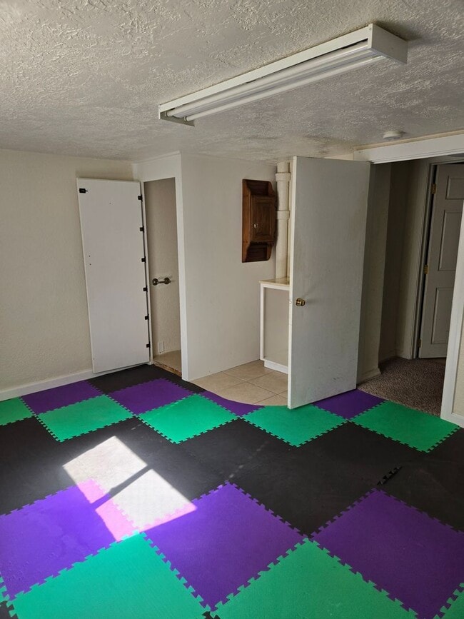 Building Photo - 117 N 200 E
