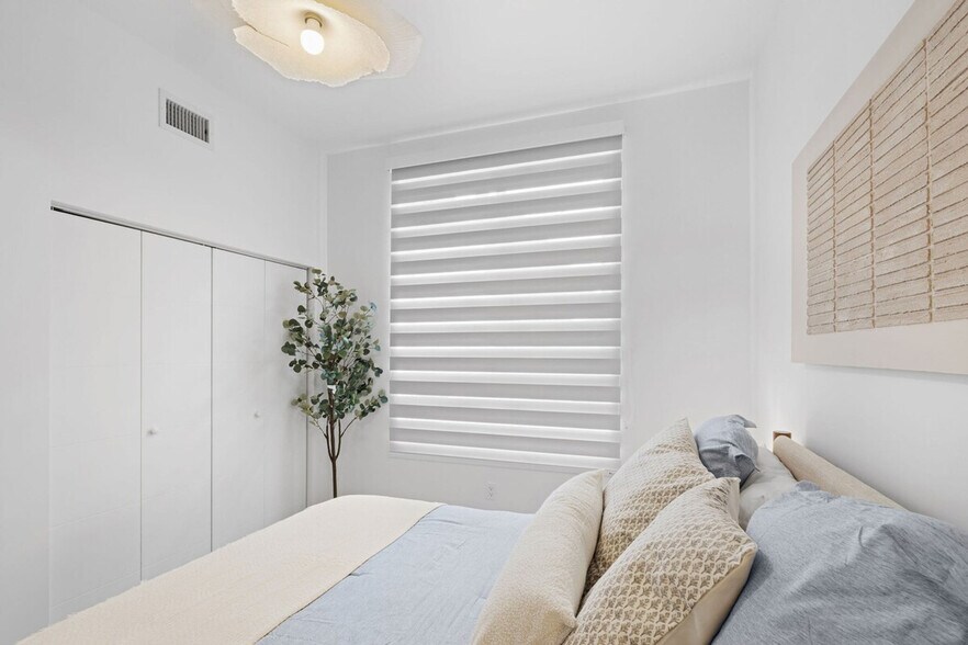 Building Photo - 41 NW 16th Ave