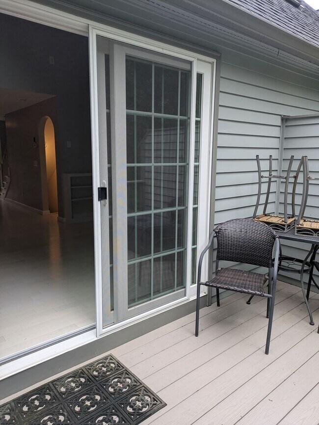 Building Photo - 56 Glengarry Dr