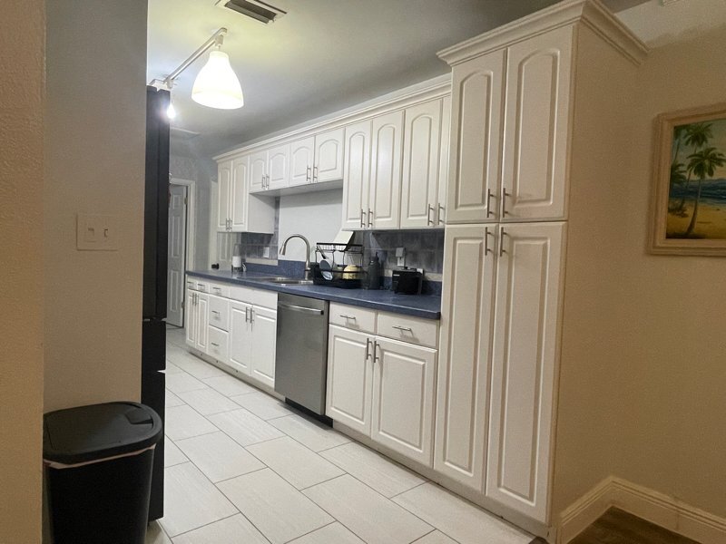 Building Photo - 3115 Marshall Dr