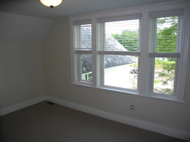 3rd Bedroom - 407 Military Tpke