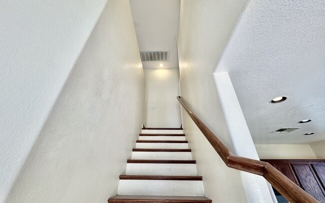 Building Photo - 6039 Glowing Cottage Ct