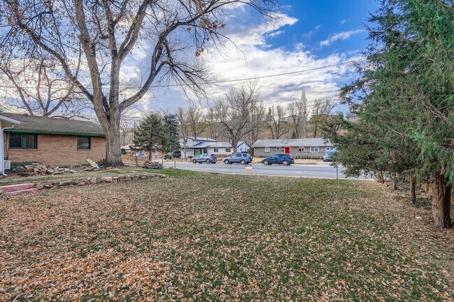 Building Photo - Centrally Located Stylish Boulder ADU with Natural Light & Convenience