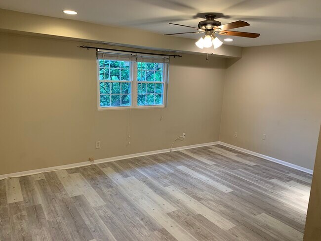 Building Photo - 11908 Tarragon Rd