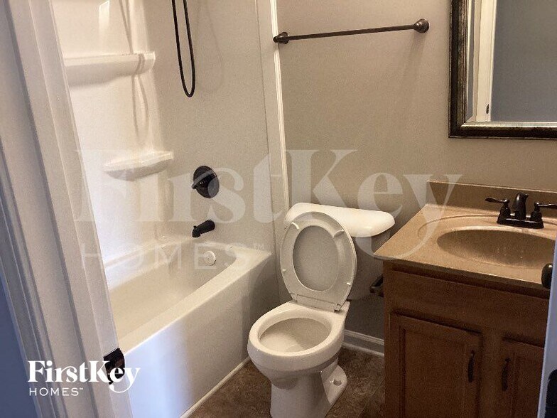 Building Photo - 978 Dwight Eisenhower Way