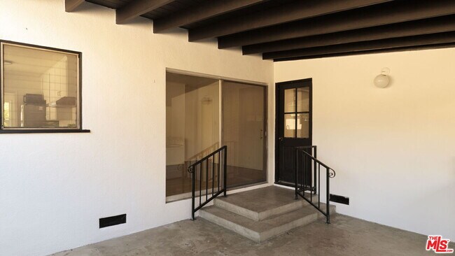 Building Photo - 6315 Craner Ave