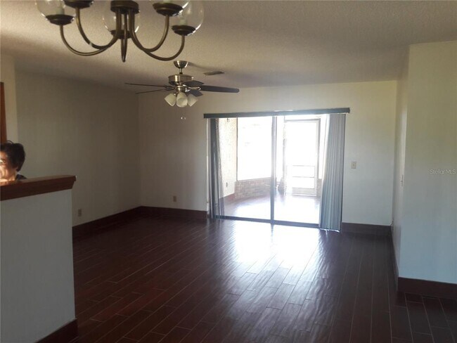 Building Photo - 3400 E Lakeshore Blvd