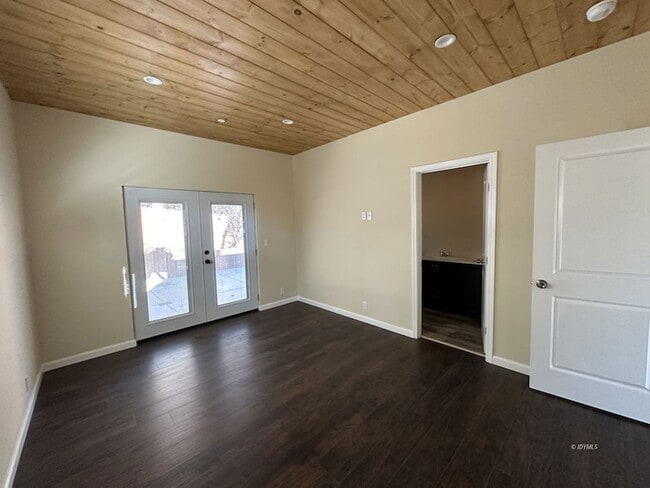 Building Photo - 52810 Sugar Pine Dr