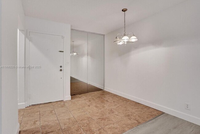 Building Photo - 3101 Oakland Shores Dr