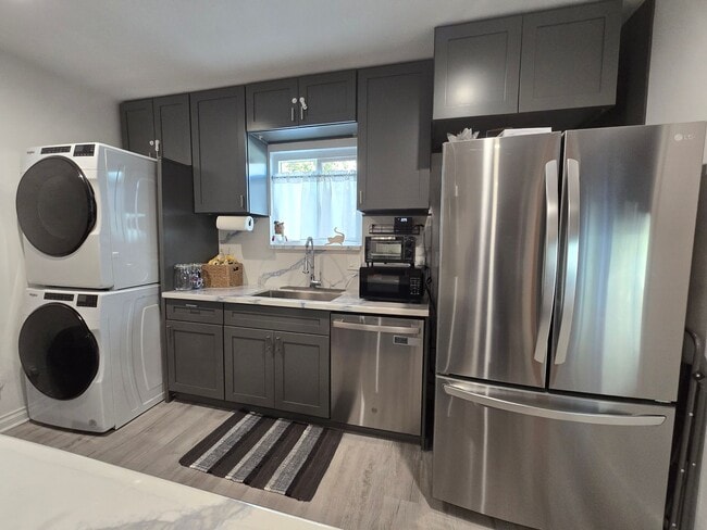 Building Photo - Fully furnished, modern ADU with fully-equipped kitchen shared garden.