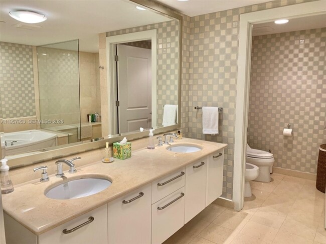 Building Photo - 3101 S Ocean Dr