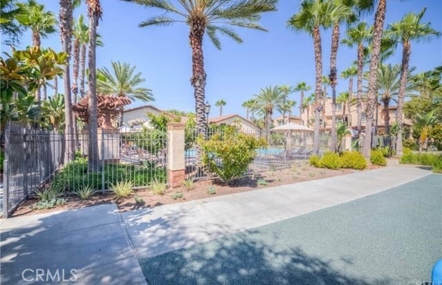 Building Photo - 70 Stockton Dr