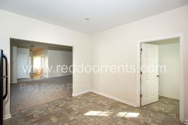 Building Photo - 907 Curlew Ln