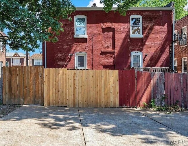 Building Photo - 4976 Lindenwood Pl