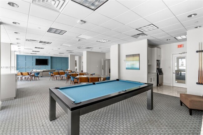 Building Photo - 209 N Fort Lauderdale Beach Blvd