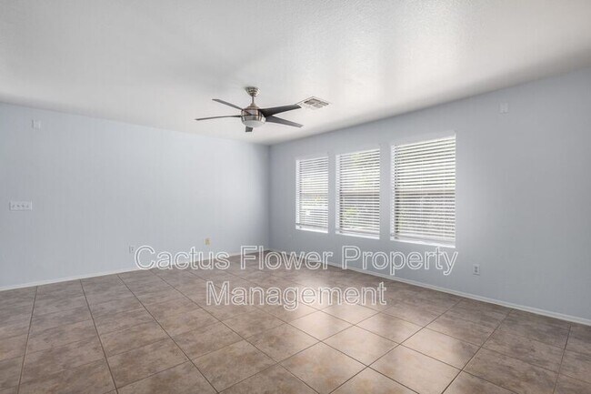 Building Photo - 2464 S Nielson St
