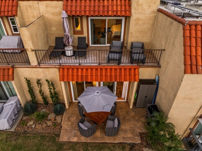 Building Photo - 4452 Caminito Fuente