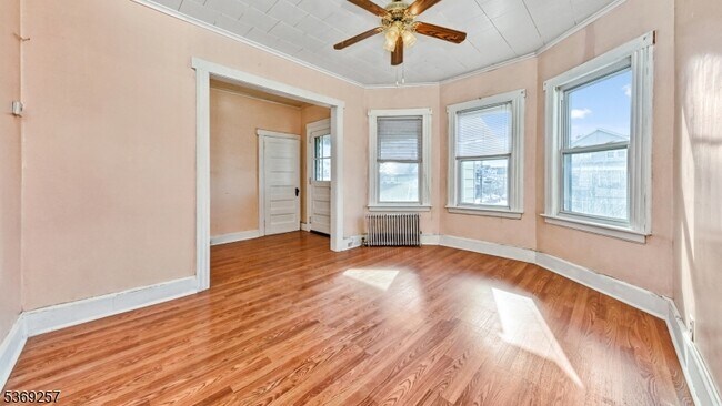 Building Photo - 129 17th Ave