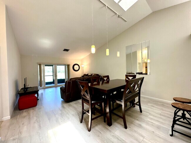 Building Photo - 22716 Vistawood Way