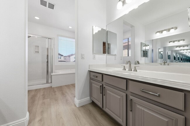 Building Photo - Luxury Golf Resort Living in Guard-Gated Tuscany – Henderson