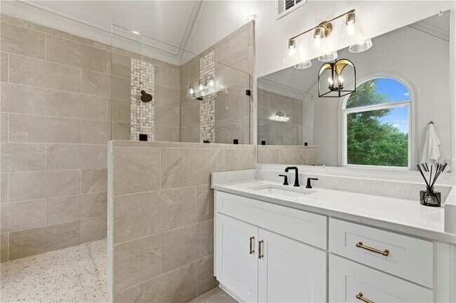 Building Photo - 4221 Willow Oak Dr