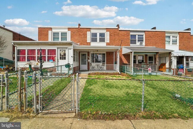 Building Photo - 7926 Bank St