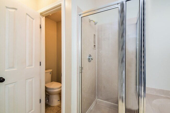 Building Photo - 1562 Appling Wood Cove N