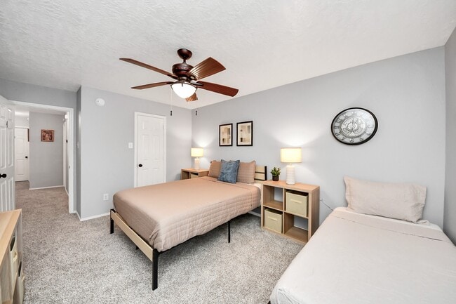 Building Photo - 12711 Laurel Bank Way