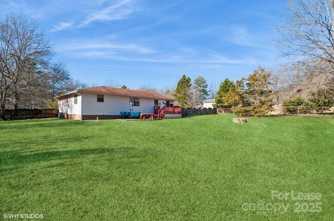 Building Photo - 9938 Sandra Ln