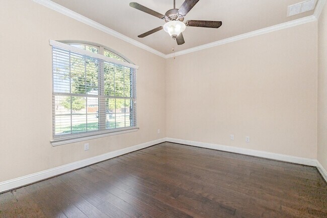 Building Photo - 14106 Summerwoods Ln